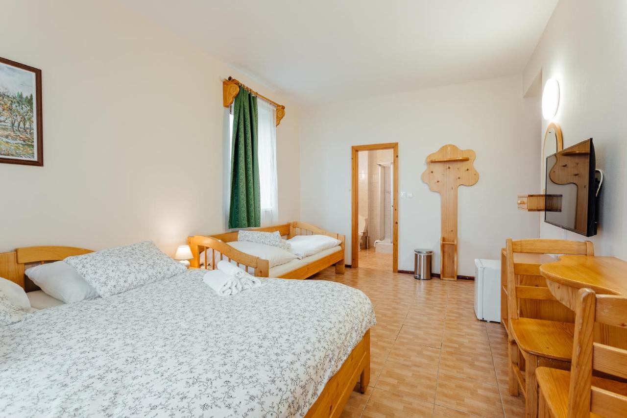 Penzion Topky Banská Štiavnica Esterno foto