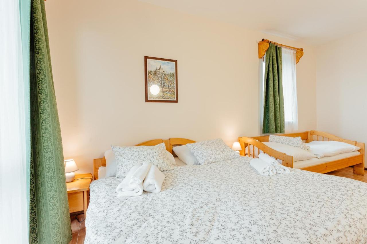 Penzion Topky Banská Štiavnica Esterno foto